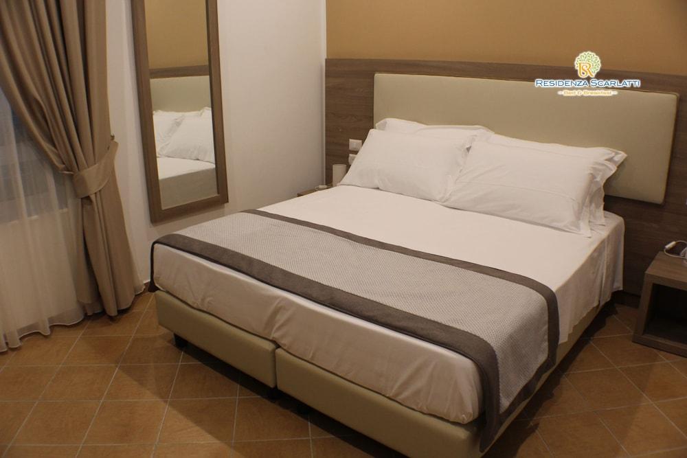 Hotiday Room Collection - Napoli Residenza Scarlatti מראה חיצוני תמונה