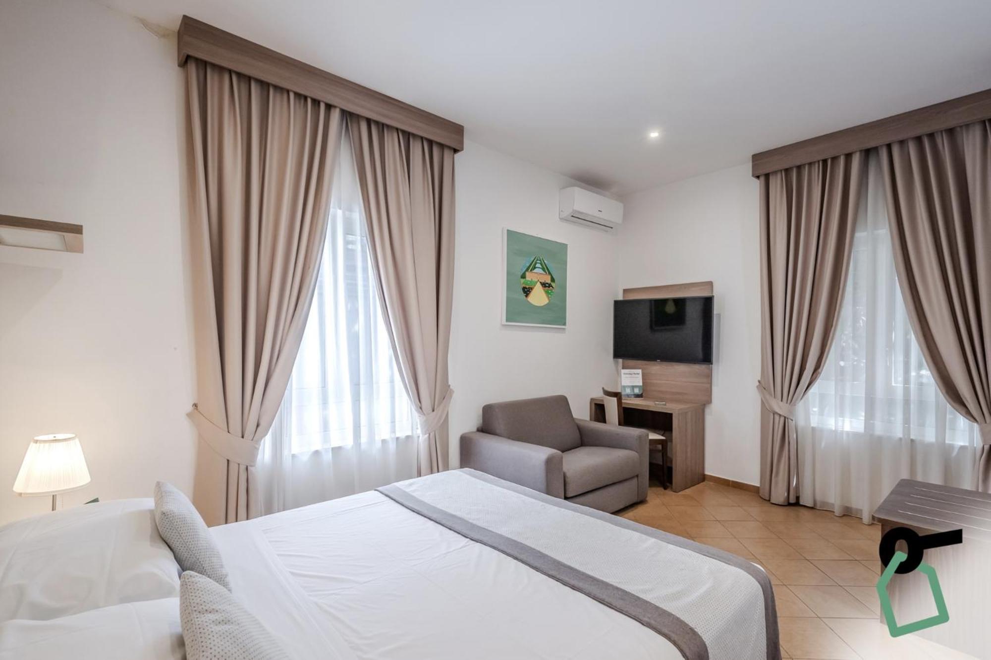 Hotiday Room Collection - Napoli Residenza Scarlatti מראה חיצוני תמונה